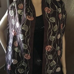Ann Taylor Loft 10”X56” Fancy Leaf Pattern Scarf